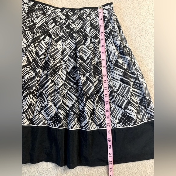 Talbots Black and White A line Skirt.  Cotton Silk Blend Lined Women Size 2p - Picture 5 of 6